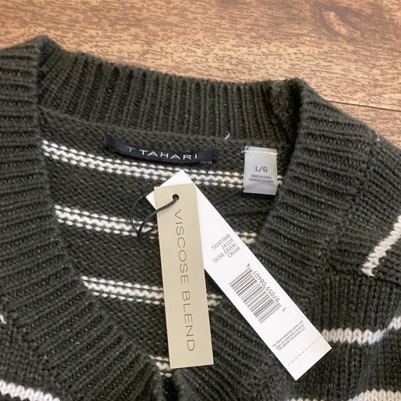 T. Tahari green white stripe pullover sweater size large - Picture 7 of 7